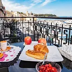 L'isola Del Postino Frühstückspension