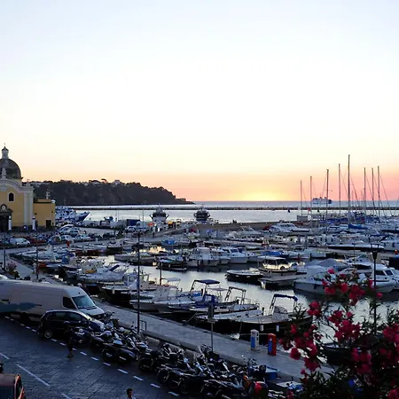 L'isola Del Postino Bed & Breakfast Procida